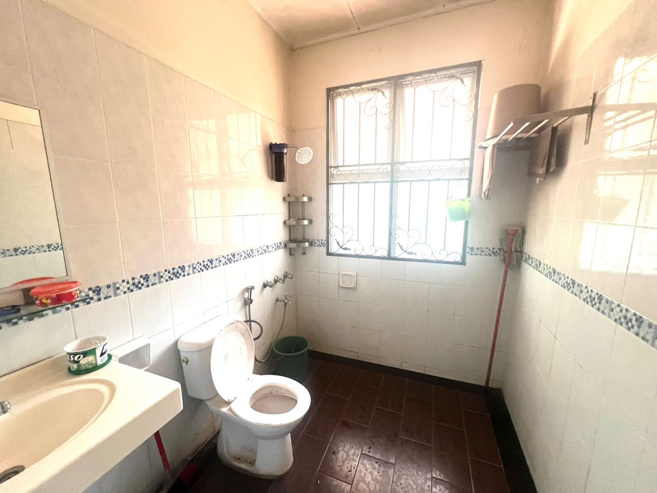 Freehold End Lot Teres 2 Tingkat Presint 11 - photo 7