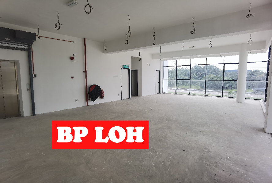 Valdor semi-D factory warehouse fronting highway for rent - photo 8