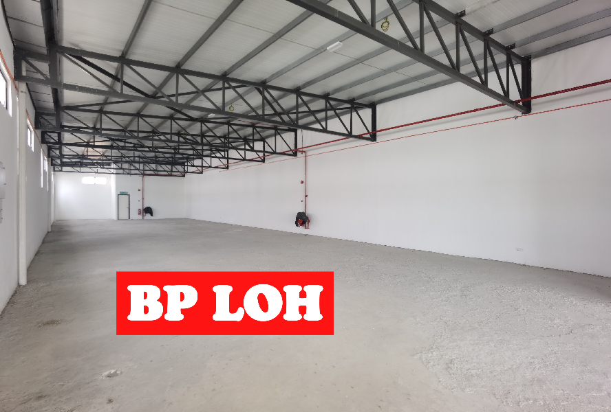 Valdor semi-D factory warehouse fronting highway for rent - photo 11