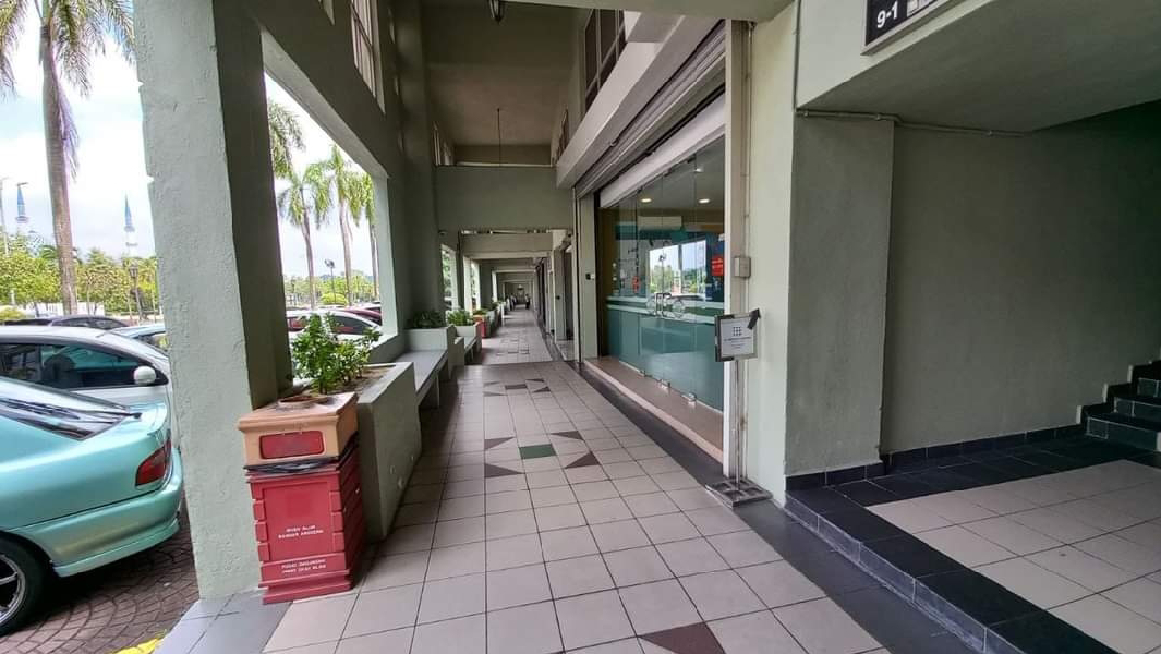 Shoplot Groundfloor and Office - photo 4