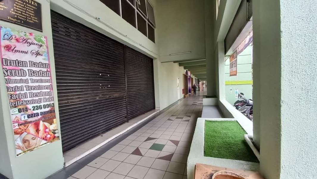 Shoplot Groundfloor and Office - photo 13