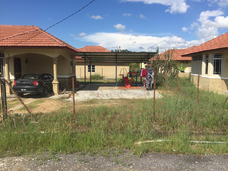 Bungalow Taman Kesedar Jaya - photo 2