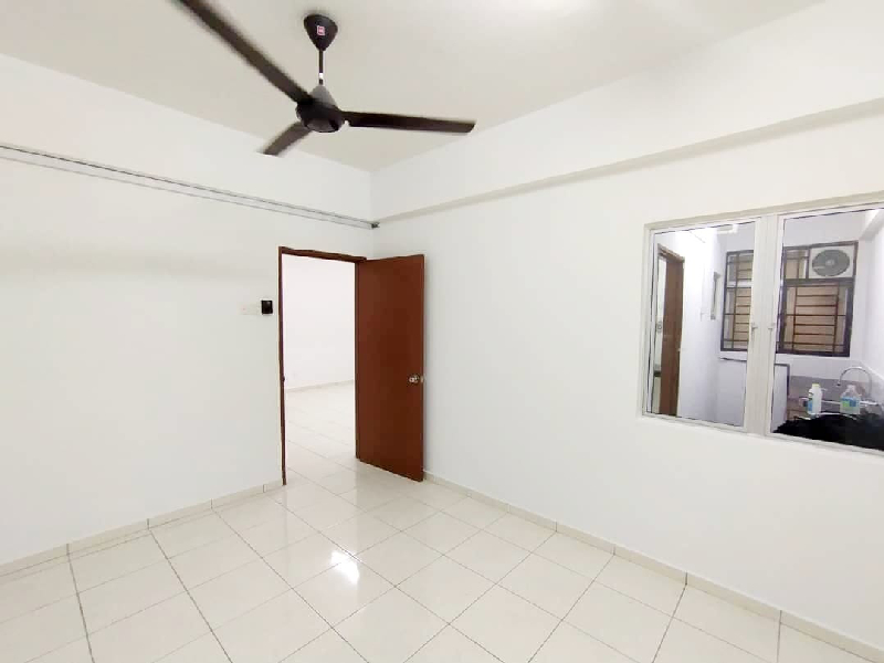 Green Suria Apartment ada Balkoni Below Market - photo 3