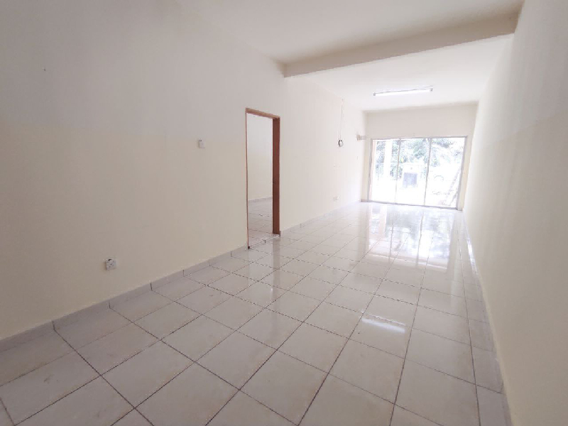 Single Storey Taman Meru Ria Refurbished & Freehold - photo 2
