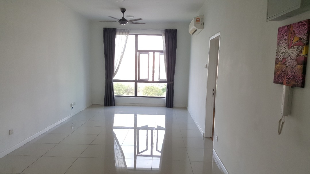 Urbana Residence Near LRT - photo 13