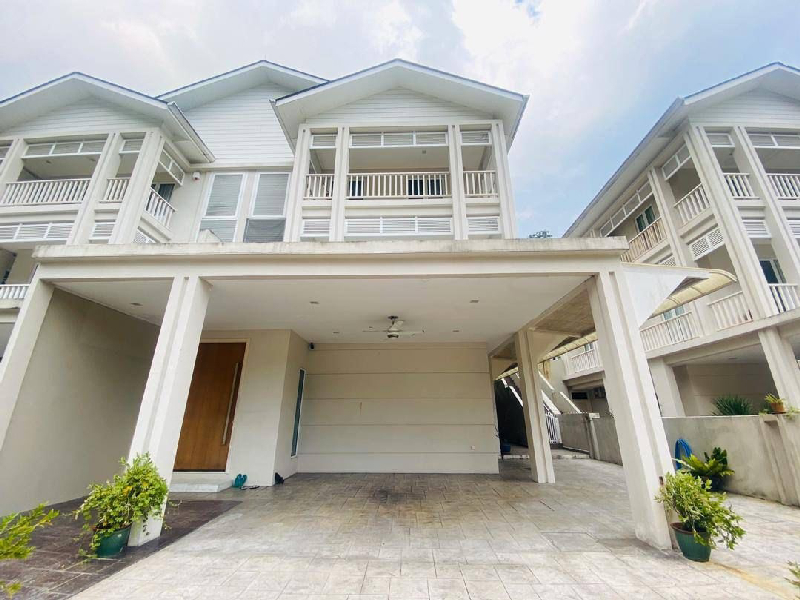 3 Storey Semi D Serene Kiara Renovated - photo 2