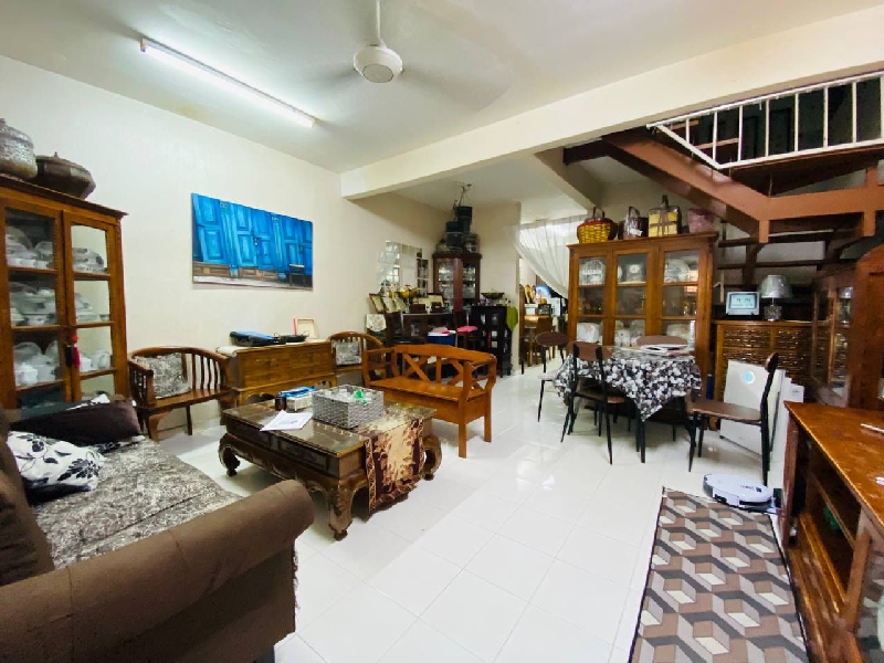 Double Storey Terrace Maintain Well - photo 3
