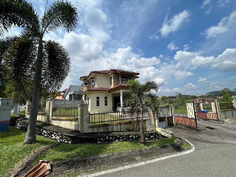 Cornerlot Bungalow Huge Land - photo 2