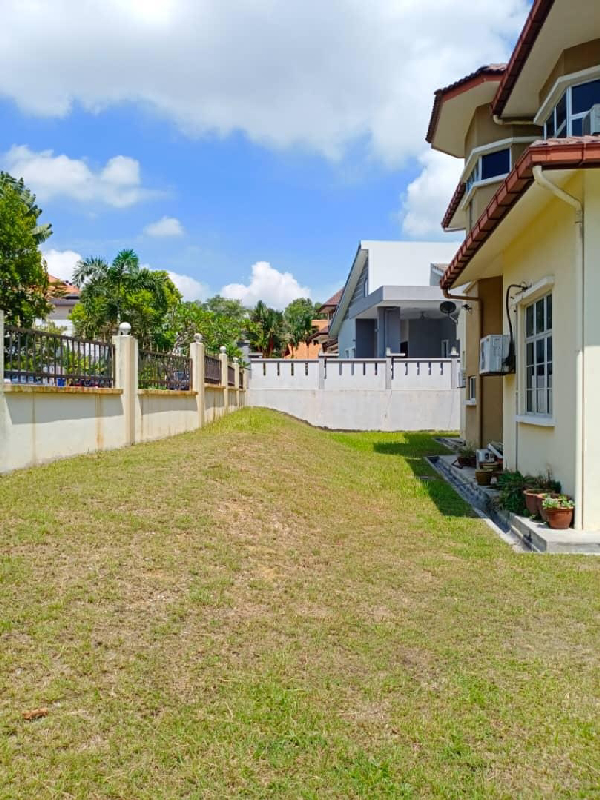 Cornerlot Bungalow Huge Land - photo 4