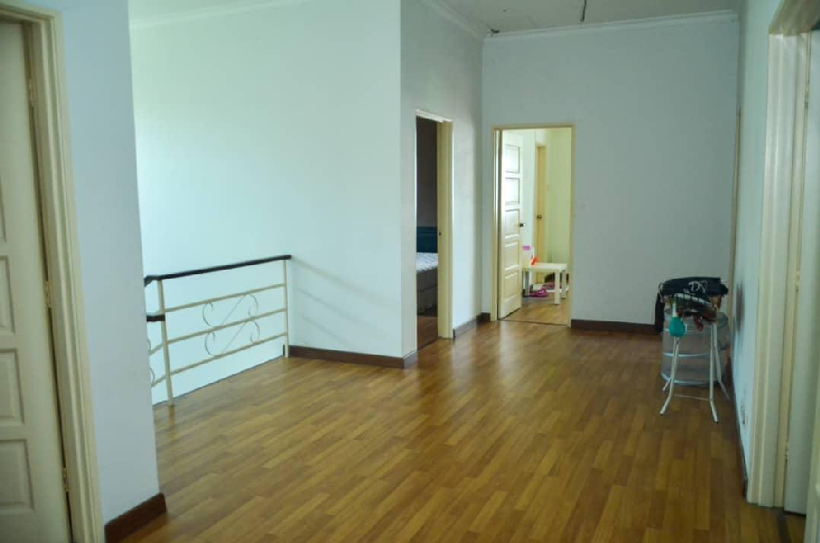 Cornerlot Bungalow Huge Land - photo 9