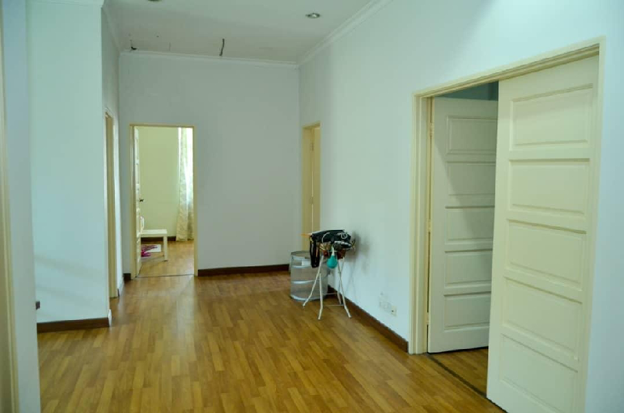 Cornerlot Bungalow Huge Land - photo 13