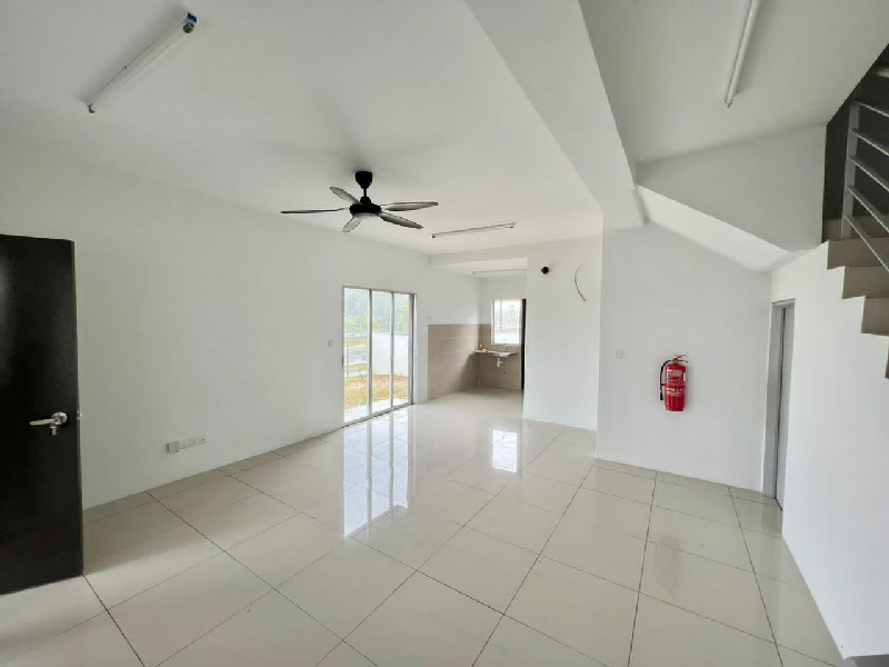 Cornerlot Terrace House - photo 4