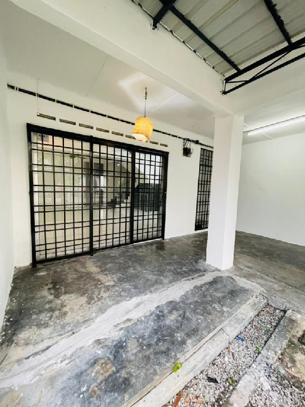Double Storey New Refurbished Bandar Ehsan Banting  - photo 2
