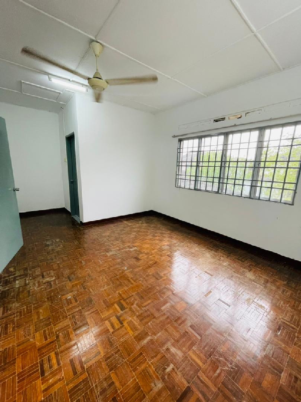 Double Storey New Refurbished Bandar Ehsan Banting  - photo 6