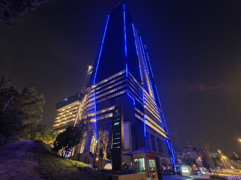 THE MET GRADE A CORPORATE TOWER - photo 2