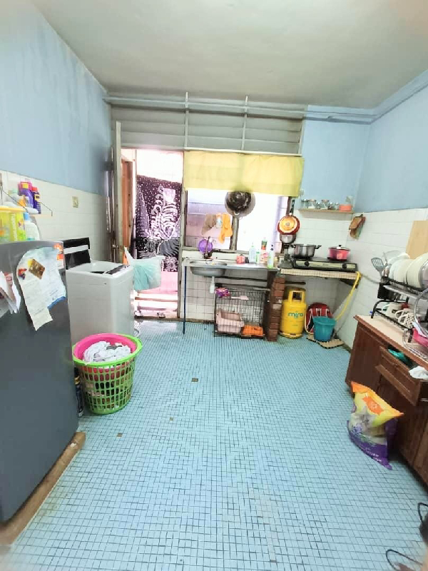 FLAT PKNS BLOK28 SEK24 SHAH ALAM - photo 6