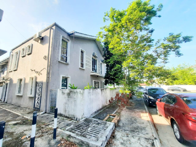 Cornerlot Double Storey Seksyen 30 - photo 2