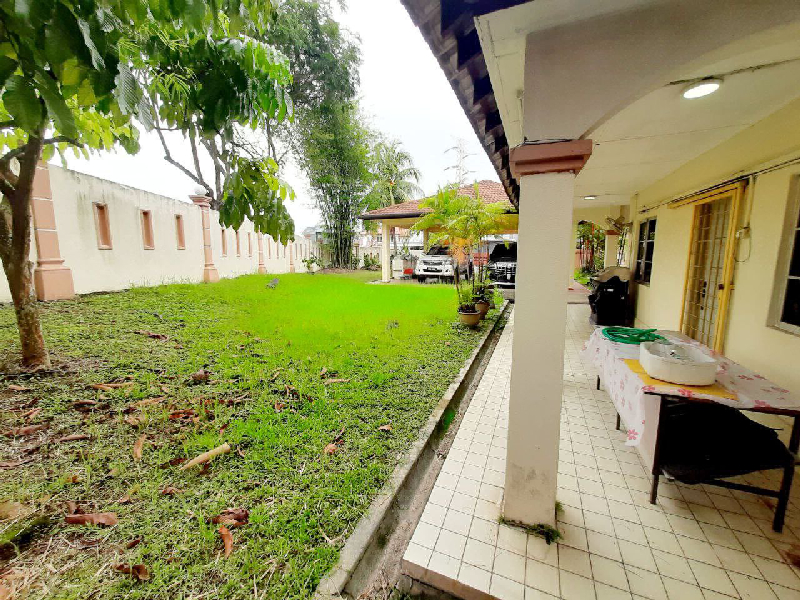 Cornerlot Double Storey Terrace Seksyen 8 - photo 3