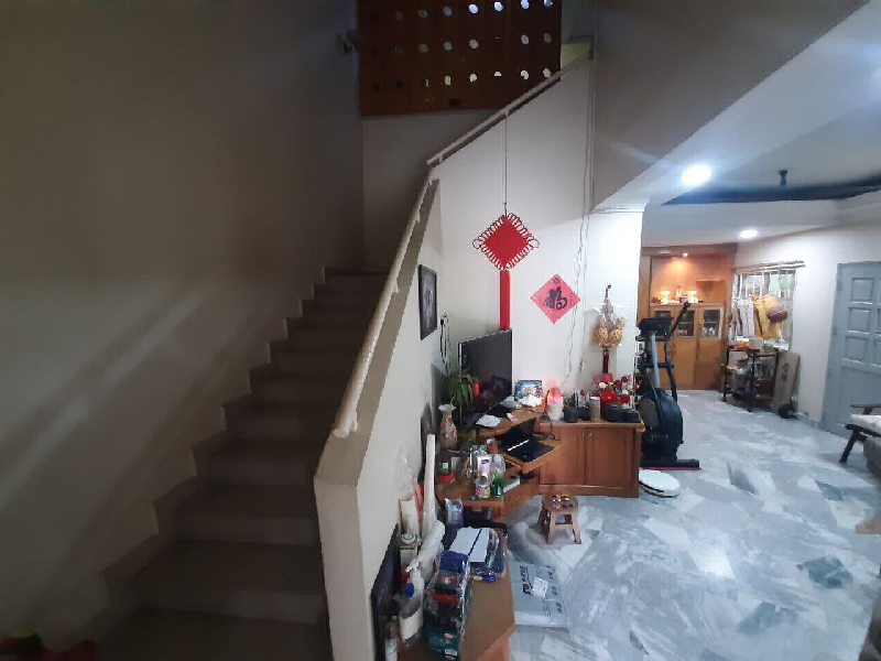 Cornerlot Double Storey Terrace Seksyen 8 - photo 10