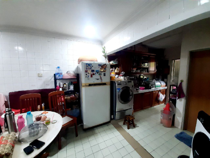 Cornerlot Double Storey Terrace Seksyen 8 - photo 13