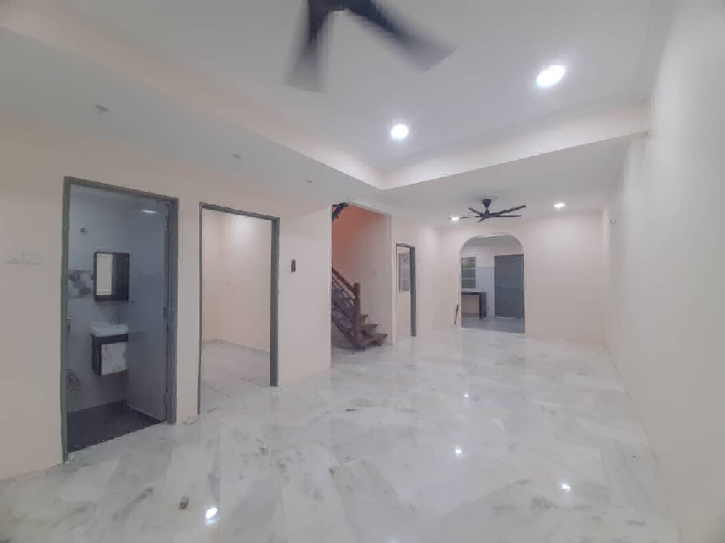 Taman Subang Mewah USJ 1 - photo 2