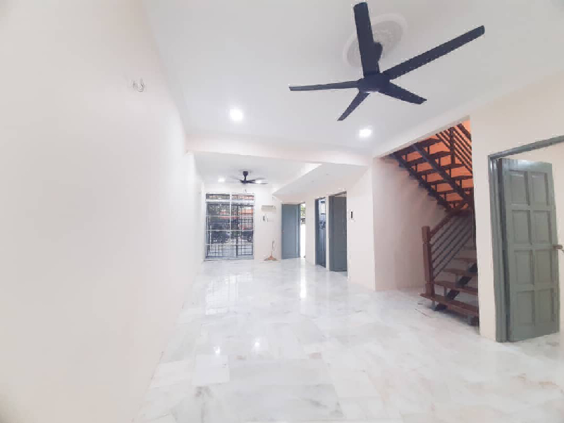 Taman Subang Mewah USJ 1 - photo 3