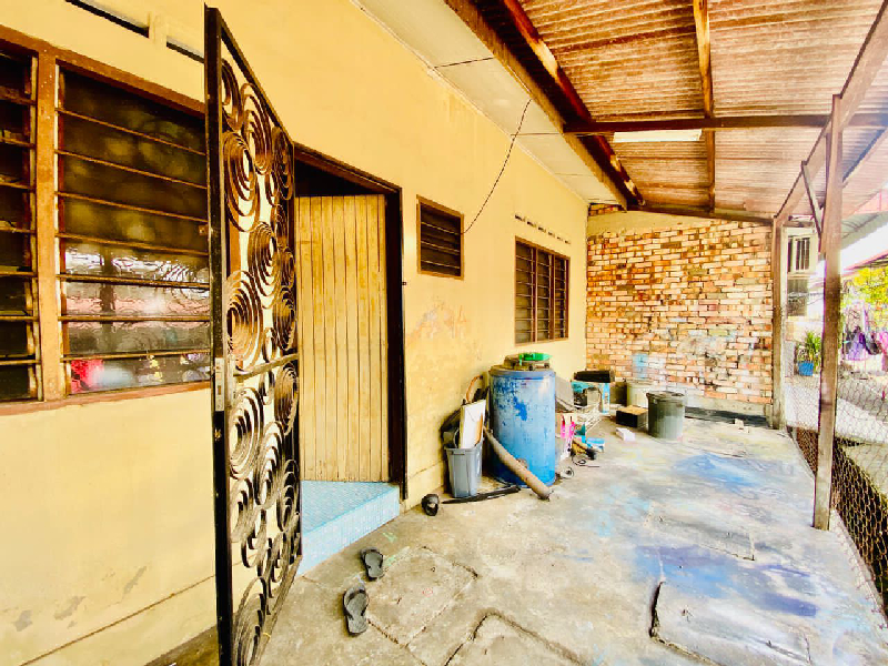 Teres Setingkat Pekan Tangkak - photo 11