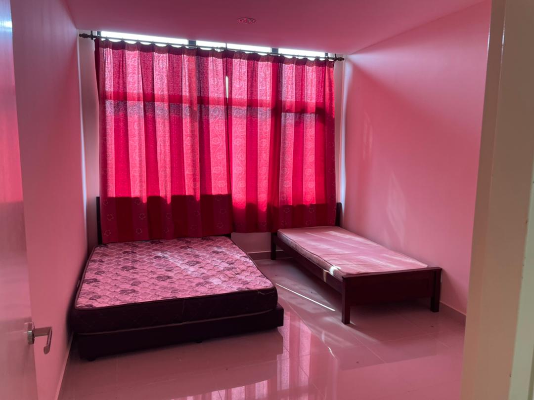 E Suite, Emerald Avenue - photo 4