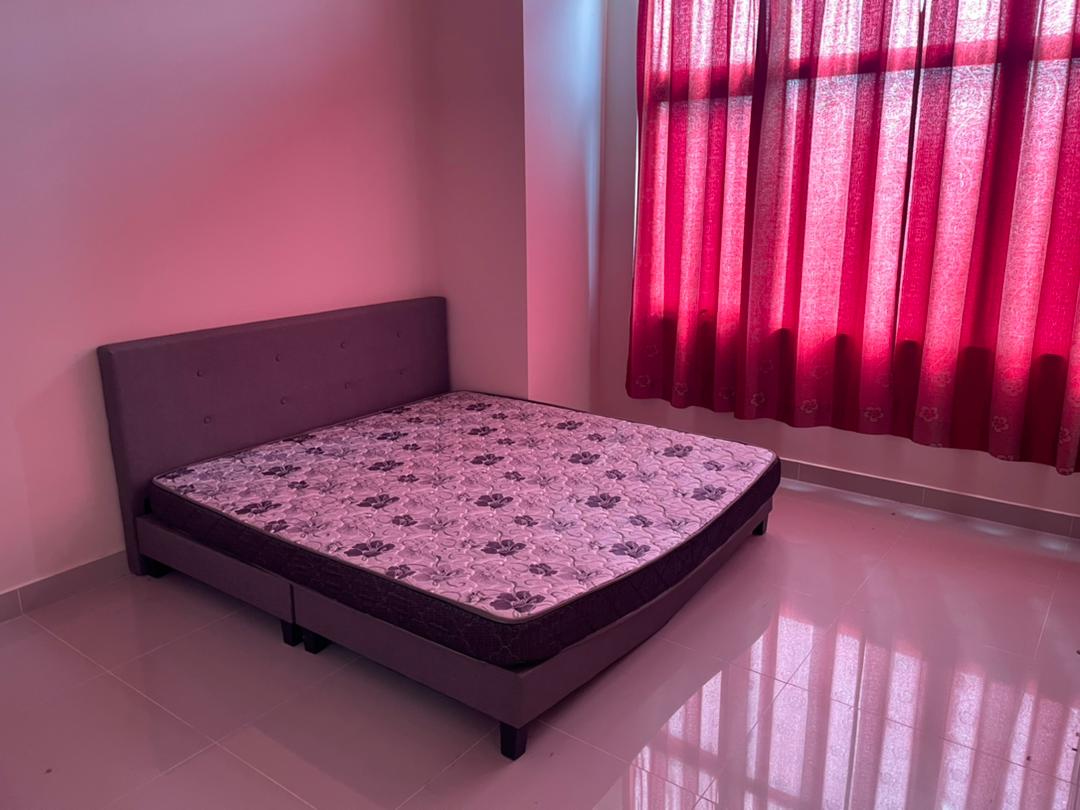 E Suite, Emerald Avenue - photo 5