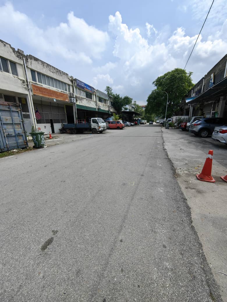 Taman Sri Ehsan 2Storey Factory For Sale - photo 2