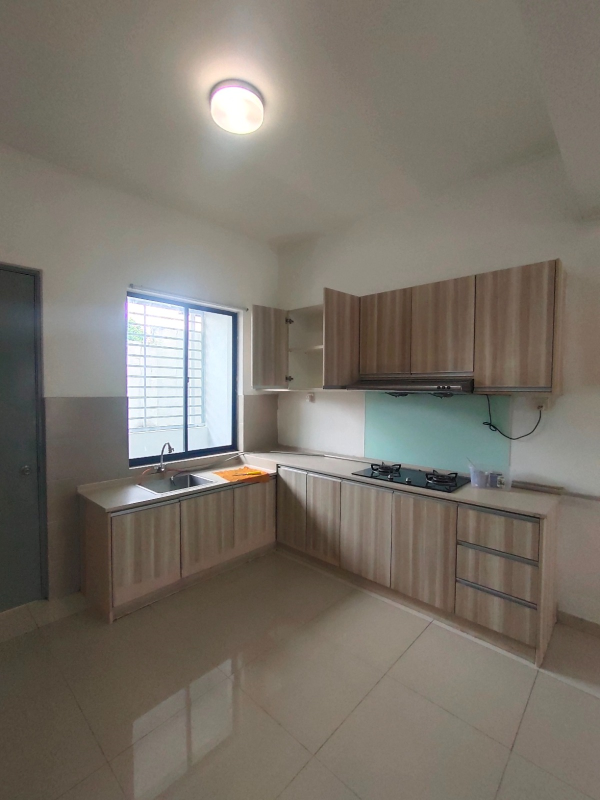 DResidency Kayu Ara Townhouse For Rent - photo 2