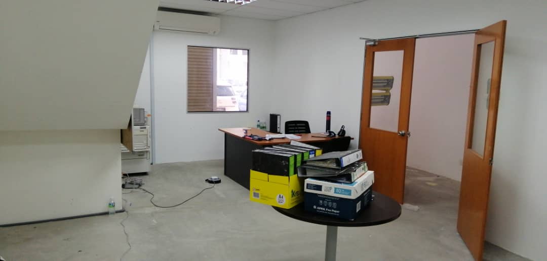 Bandar Bukit Puchong 3Storey Shoplot For Sale - photo 2