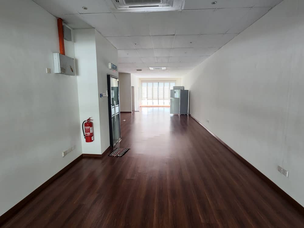 Bandar Bukit Puchong 3Storey Shoplot For Sale - photo 4