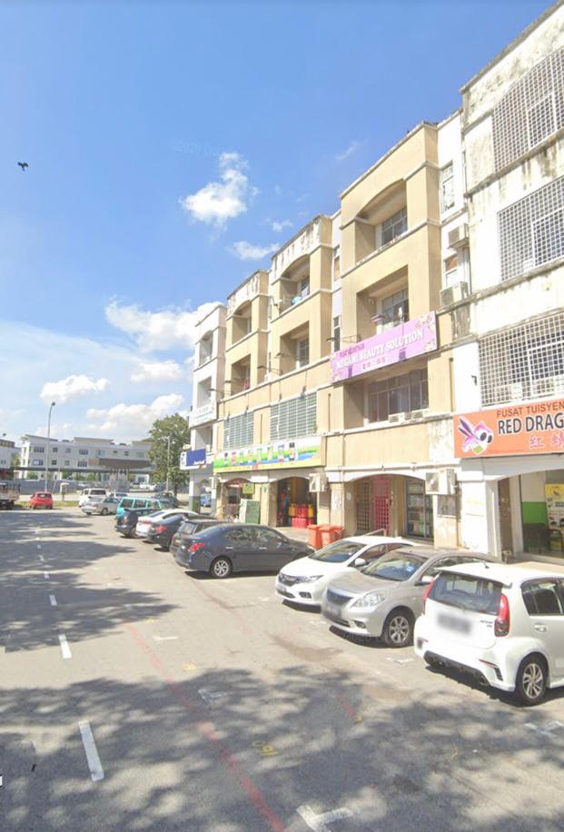 Bandar Puchong Utama, Selangor 4 Storey Shoplot - photo 2