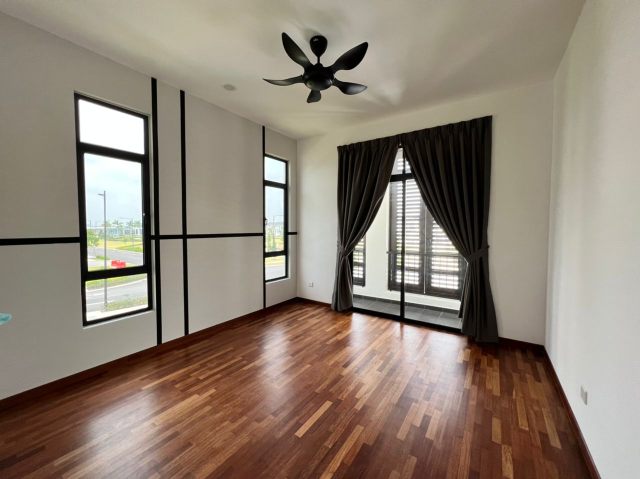 Corner Norton Eco Grandeur Bungalow by Benson - photo 11