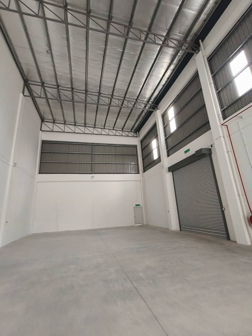 Omni 2 Brand New 3 Sty Semi D Factory by Benson - photo 7