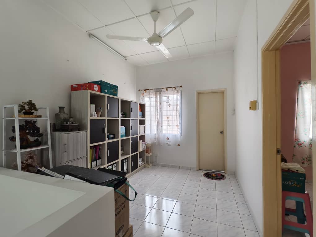 Reno 2 Sty House Saujana Utama 2 by Matt - photo 6