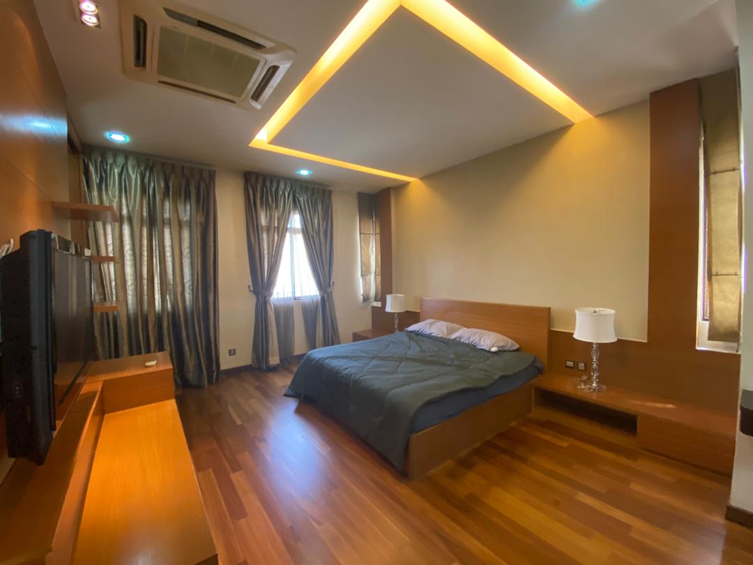 3sty bungalow house for rent - photo 3