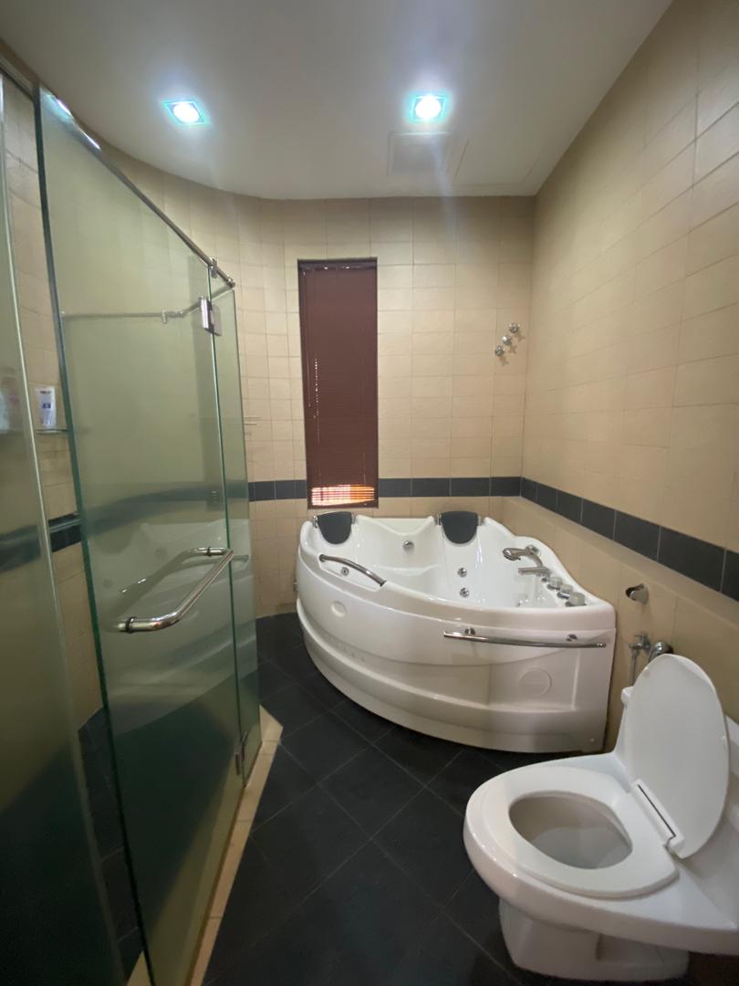 3sty bungalow house for rent - photo 5