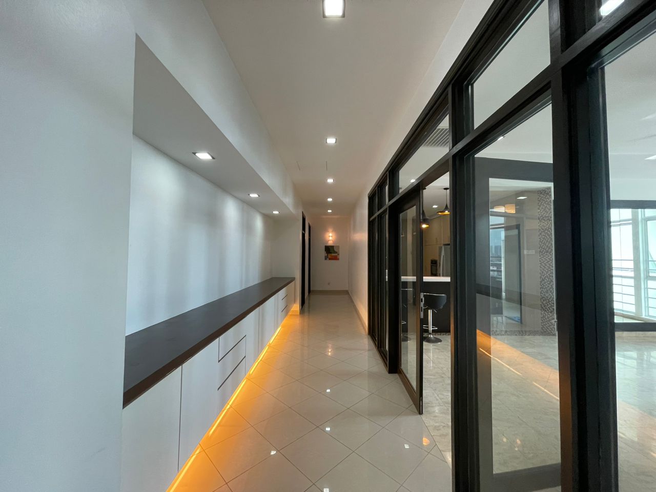 Mayfair Condominium - photo 4