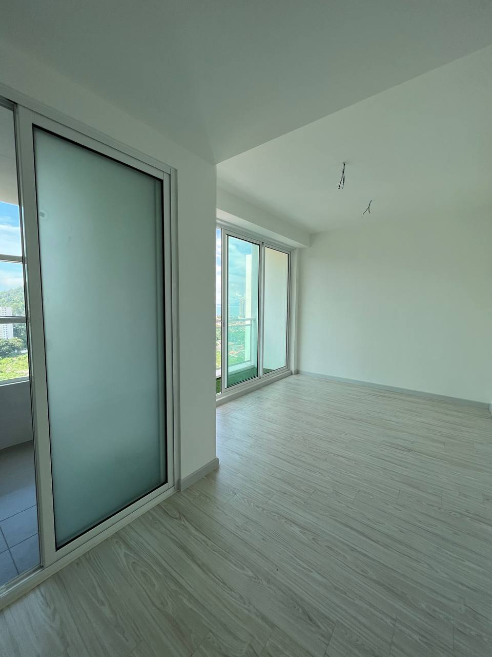 Skyridge Garden 1450sf 800K - photo 8