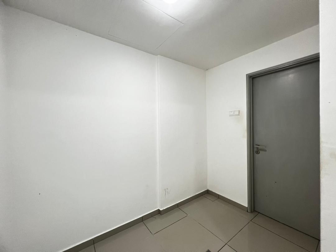 The Promenade 847sqft 2cp 450K - photo 6