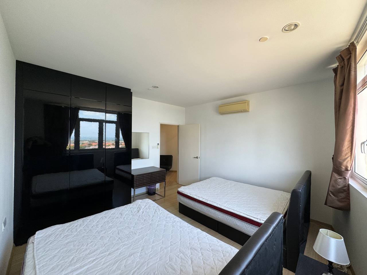 Island Plaza Deluxe Studio Suite 668sf ffr 550k - photo 4