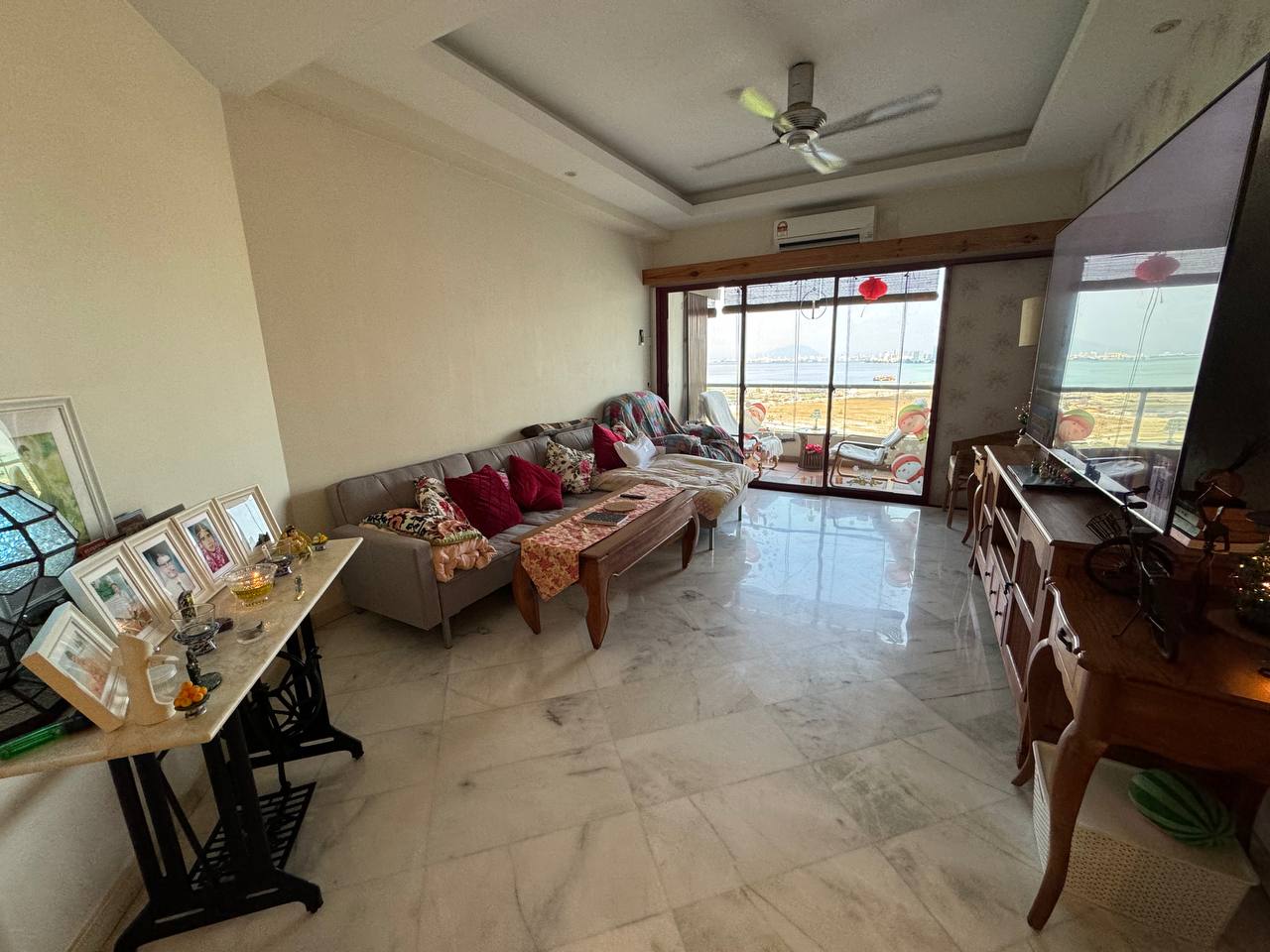 Marina Bay 1670sqft 2cp S1,008,88 - photo 2
