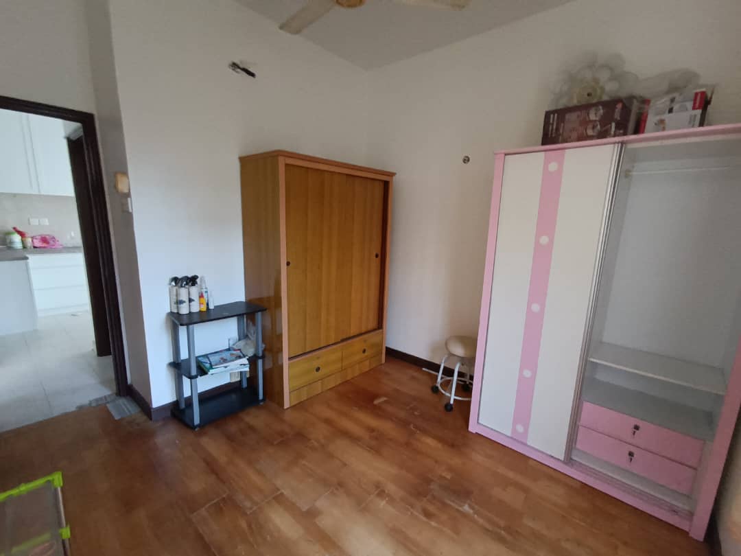 Gurney Park 970sf 590k - photo 3