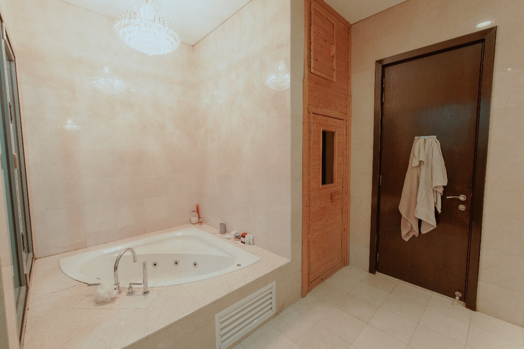 The Residence - photo 11