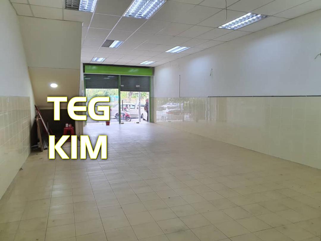 Ground Floor Bayu Tinggi Shop - photo 2