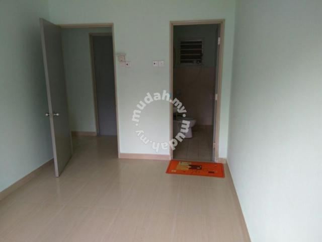 Baiduri Courts, Puchong - photo 3