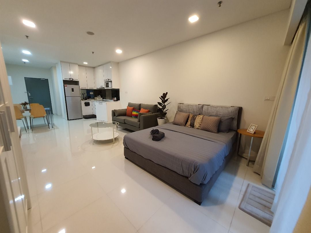 Mercu Summer Suites - photo 2