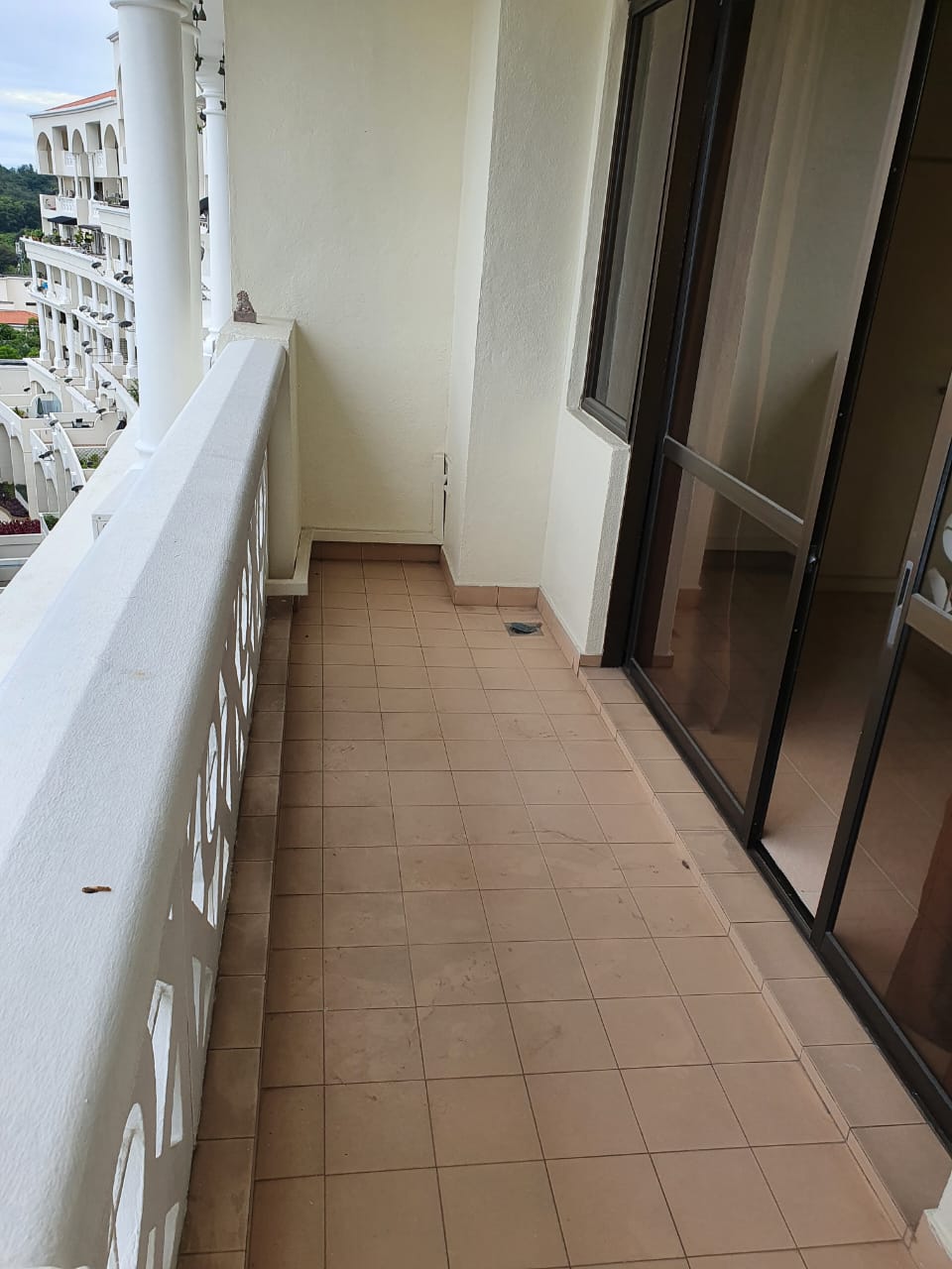 Tivoli  villas bangs ...